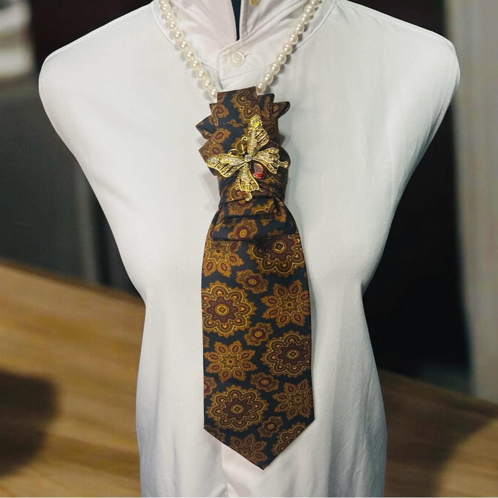 Vintage Navy Multicolored Patterned Necktie with Gold Butterfly Brooch